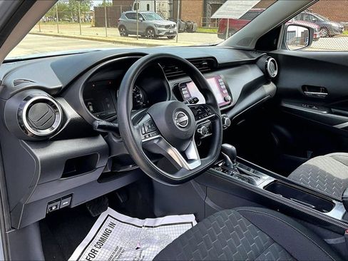Used 2023 Nissan Kicks SV FWD image 13