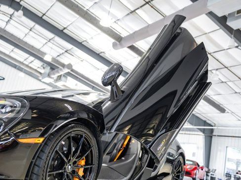 Used 2020 McLaren 600LT Spider RWD image 13