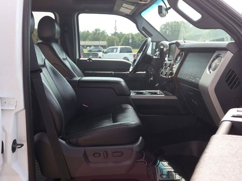 Used 2014 Ford F250 Lariat w/ Lariat Ultimate Package AWD/4WD image 11