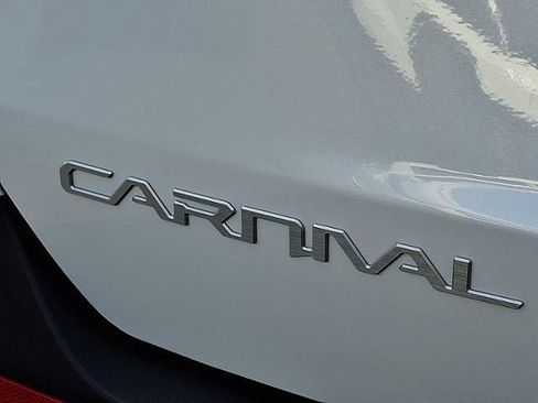 New 2026 Kia Carnival SX image 11