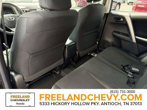 Used 2018 Toyota RAV4 LE FWD image 18