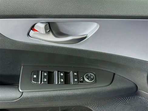 Used 2023 Kia Forte LXS image 21