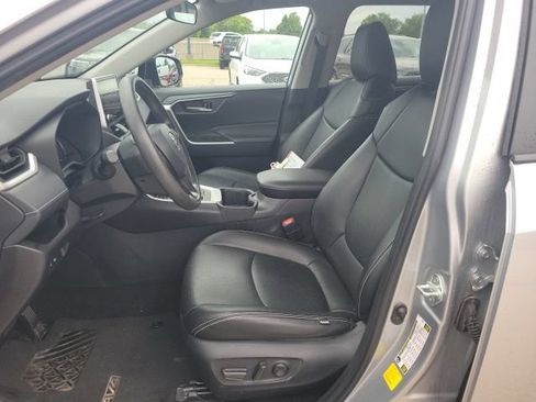 Used 2024 Toyota RAV4 XLE FWD image 16