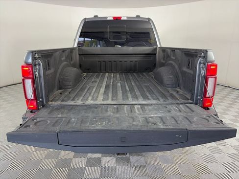 Used 2022 Ford F250 Platinum w/ Tremor Off-Road Package AWD/4WD image 28