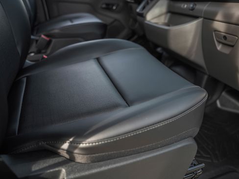 New 2026 Ford Transit 250 148 Medium Roof image 28