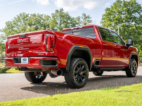 Used 2023 GMC Sierra 2500 AT4 w/ AT4 Premium Plus Package AWD/4WD image 5