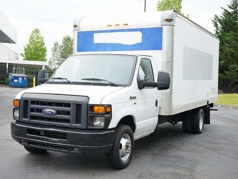 Used 2014 Ford E-350 and Econoline 350 Super Duty image 8