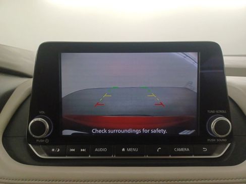 Used 2025 Nissan Rogue SV AWD/4WD image 24