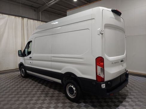 Used 2024 Ford Transit 250 148 High Roof RWD image 2