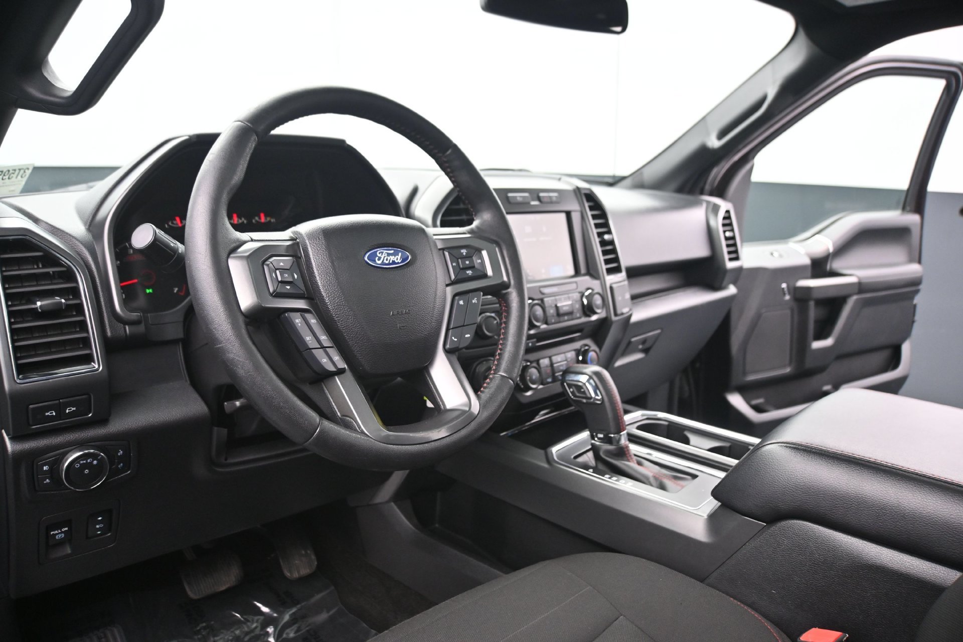 Used 2018 Ford F150 XLT w/ Equipment Group 302A Luxury AWD/4WD image 21