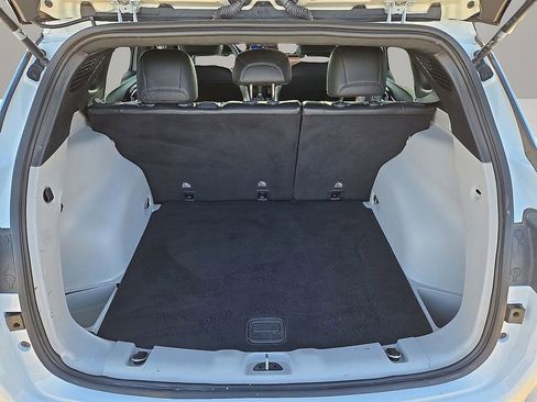 Used 2023 Jeep Compass Limited image 15