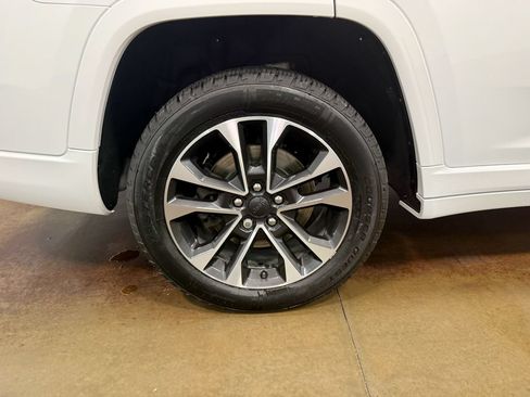 Used 2021 Jeep Grand Cherokee L Overland w/ Advanced Protech Group III AWD/4WD image 90