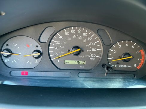 Used 2001 Mitsubishi Galant ES FWD image 10
