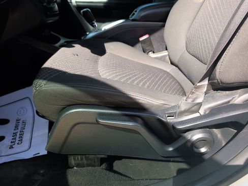 Used 2018 Dodge Journey SE w/ Connectivity Group FWD image 9