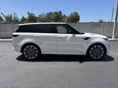Used 2024 Land Rover Range Rover Sport Dynamic SE AWD/4WD image 7