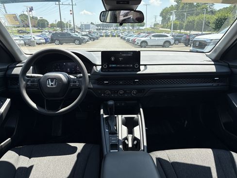 Used 2025 Honda Accord SE image 29