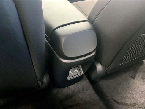 Certified 2025 Hyundai Elantra SEL image 25