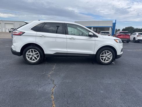 Used 2024 Ford Edge SEL image 6