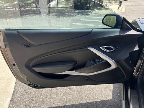 Used 2021 Chevrolet Camaro LT RWD image 15