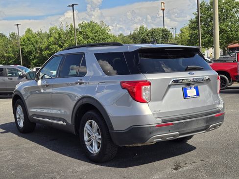 Certified 2023 Ford Explorer XLT w/ Equipment Group 202A AWD/4WD image 9