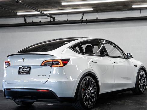 Used 2023 Tesla Model Y Performance AWD/4WD image 5