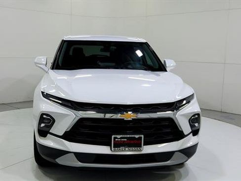 Used 2025 Chevrolet Blazer LT FWD image 2