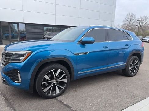 Used 2024 Volkswagen Atlas Cross Sport SEL Premium R-Line image 5