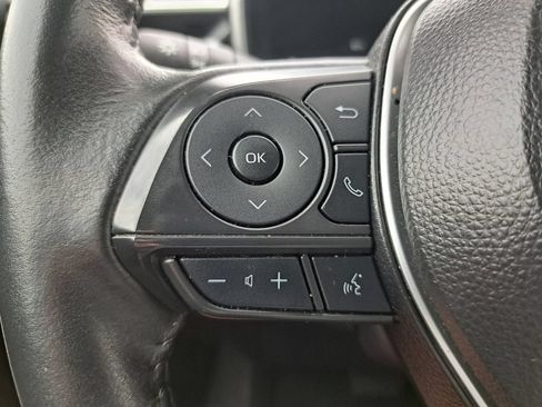 Used 2025 Toyota Corolla Cross XLE FWD image 15
