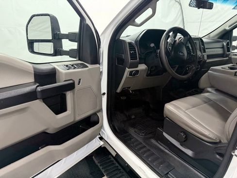 Used 2018 Ford F550 4x4 Crew Cab Super Duty image 32