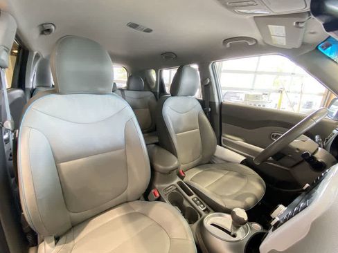 Used 2017 Kia Soul EV + w/ Paint Protection Film Package image 27