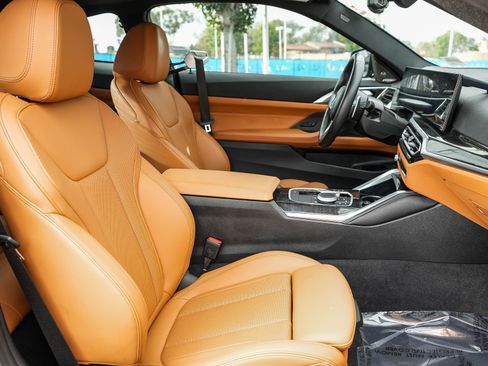 Used 2024 BMW M440i Coupe w/ Premium Package image 17