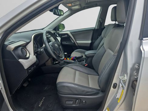 Used 2015 Toyota RAV4 Limited w/ Technology Package FWD image 9