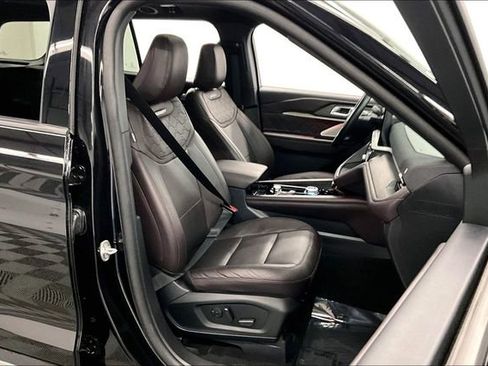 Used 2025 Ford Explorer Platinum w/ LUX Leather Package AWD/4WD image 8
