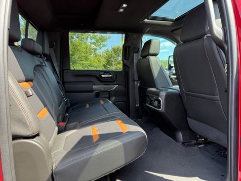Used 2022 GMC Sierra 2500 AT4 w/ AT4 Preferred Package image 15