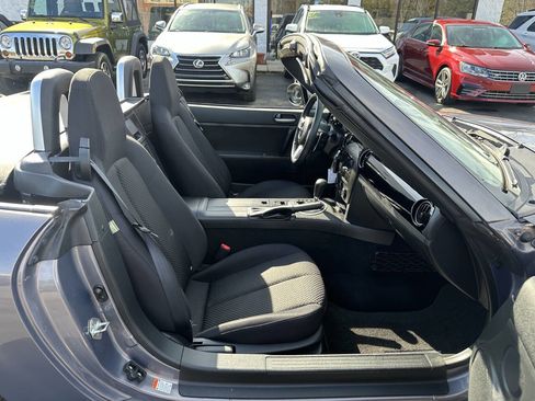 Used 2008 MAZDA MX-5 Miata Sport image 19