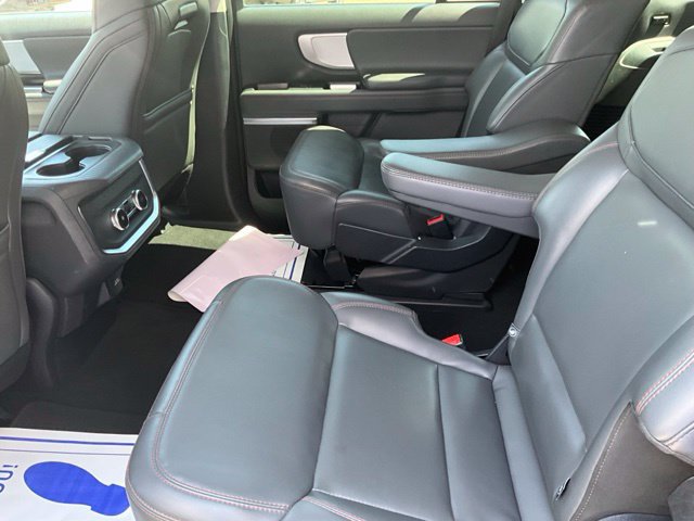 Used 2025 Ford Expedition Active AWD/4WD image 14