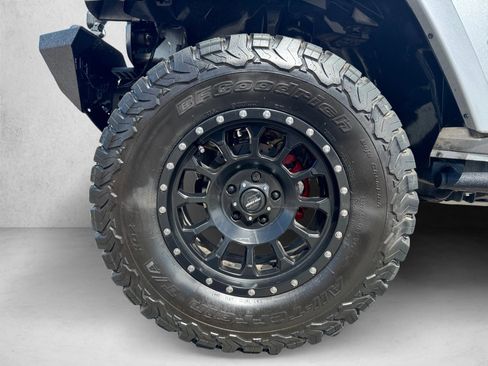 Used 2013 Jeep Wrangler Sport AWD/4WD image 9