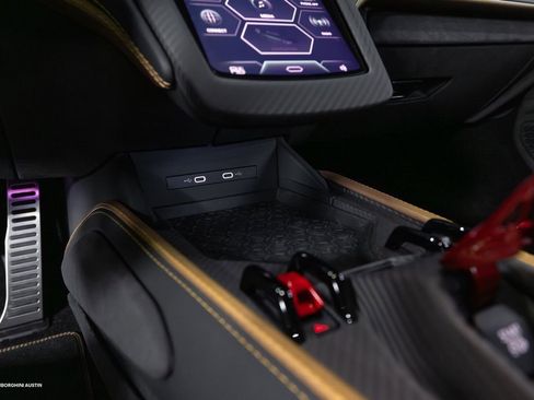 Used 2025 Lamborghini Revuelto image 34