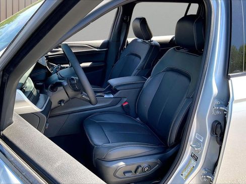 New 2026 Jeep Grand Cherokee L Limited AWD/4WD image 18