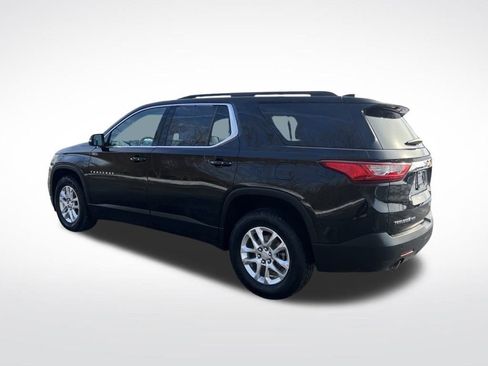 Certified 2021 Chevrolet Traverse LT image 2