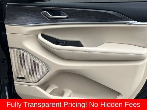 Used 2022 Jeep Grand Cherokee L Limited AWD/4WD image 24