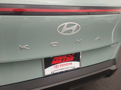 Used 2025 Hyundai Kona SEL AWD/4WD image 29
