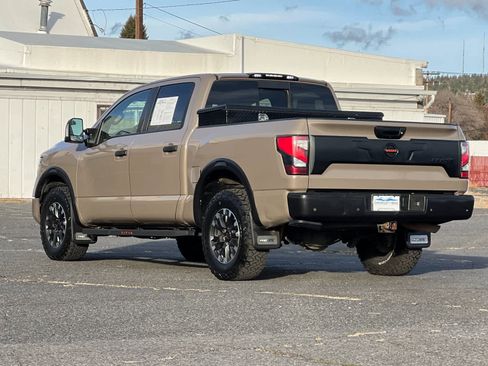 Used 2021 Nissan Titan PRO-4X w/ Pro-4x Convenience Package image 6