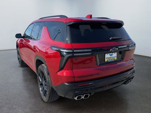 Used 2025 Chevrolet Traverse RS AWD/4WD image 3