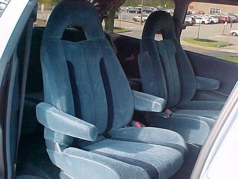 Used 1991 Toyota Previa LE RWD image 16