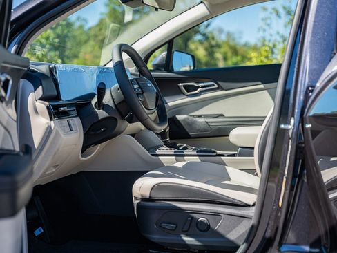 New 2026 Kia Sportage EX FWD image 14