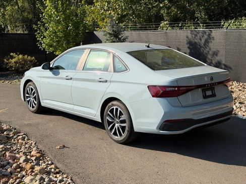 New 2025 Volkswagen Jetta SE image 3