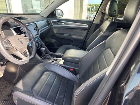 Used 2022 Volkswagen Atlas SEL Premium image 4