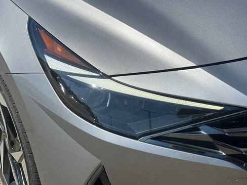 Used 2023 Hyundai Elantra Limited FWD image 45
