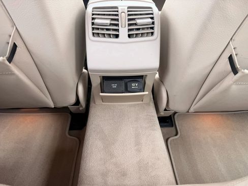 Used 2014 Mercedes-Benz E 350 Sedan image 26